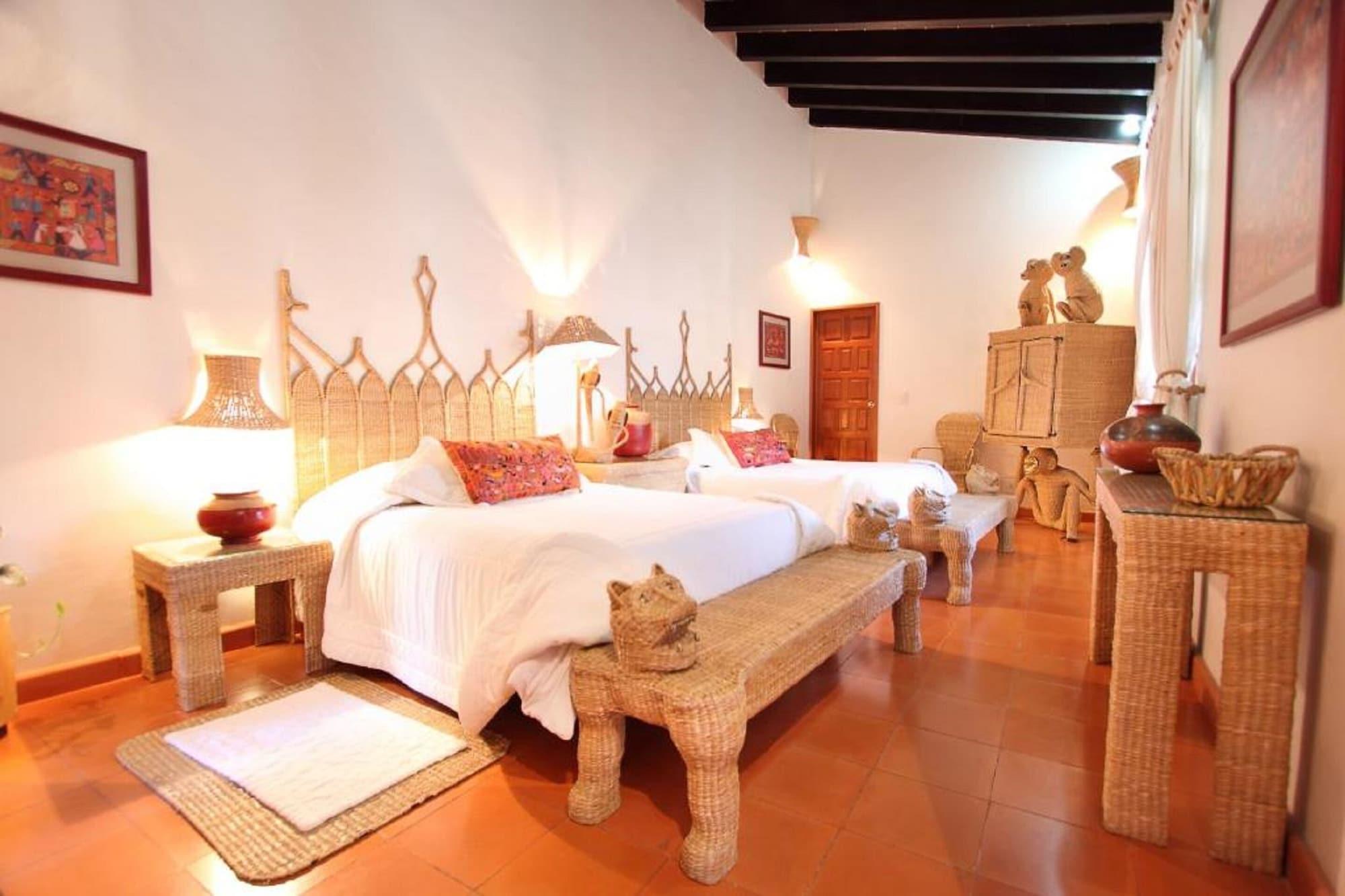 Hotel Boutique La Casa Azul Cuernavaca Bagian luar foto
