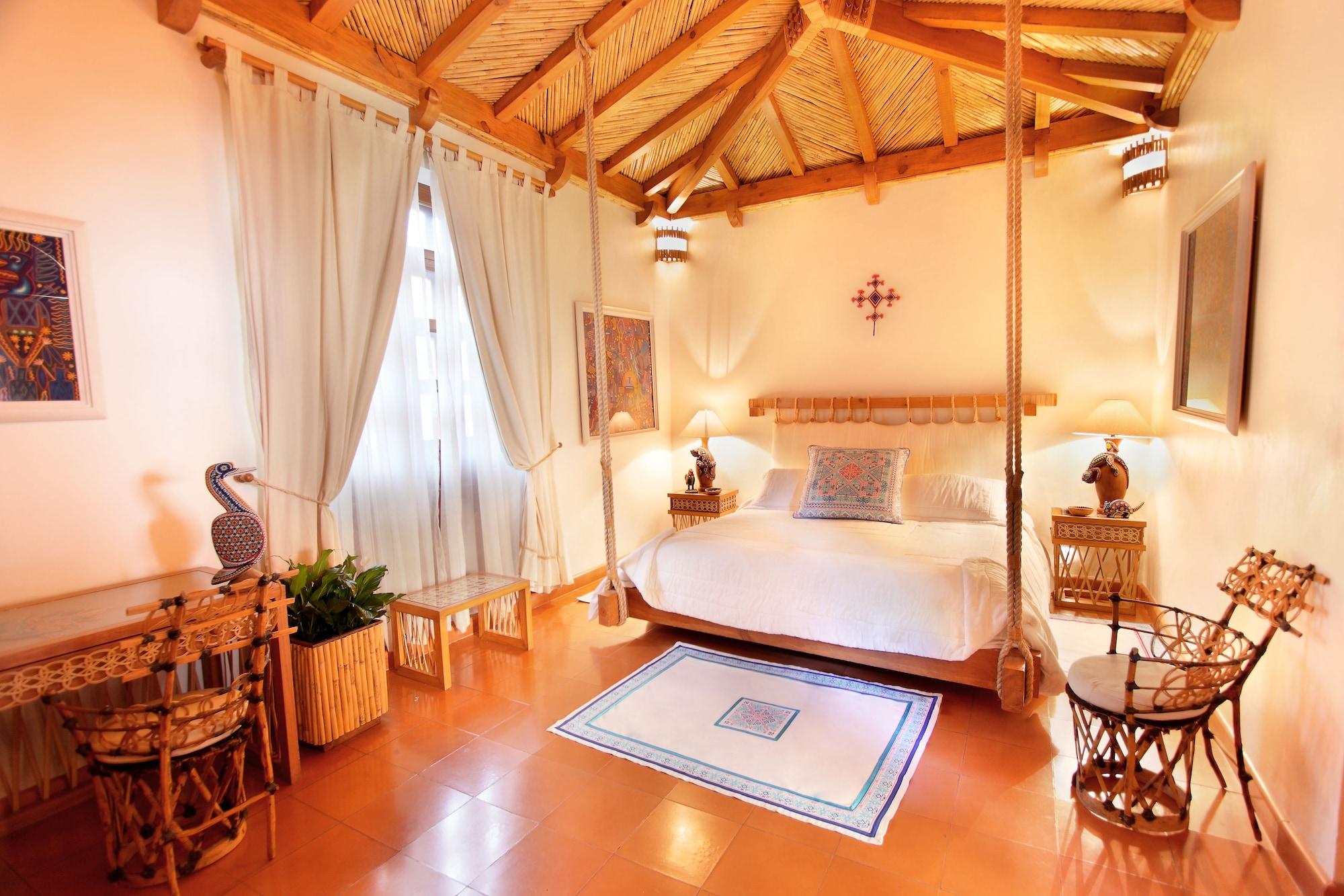 Hotel Boutique La Casa Azul Cuernavaca Bagian luar foto
