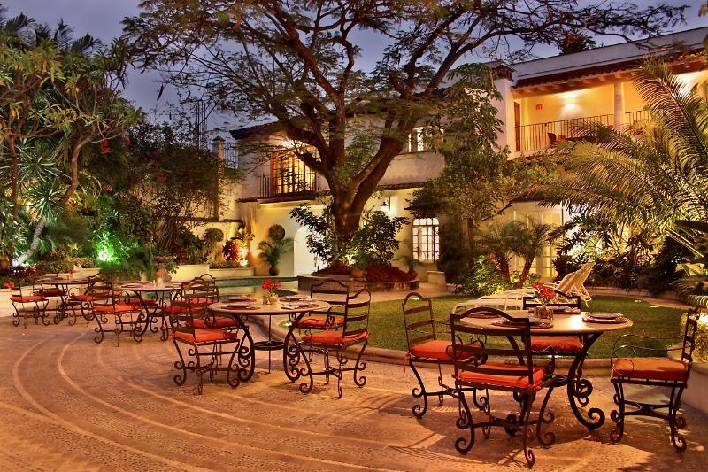 Hotel Boutique La Casa Azul Cuernavaca Bagian luar foto